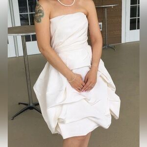 Oscar de la Renta Elegant Silk Strapless Cream Dress